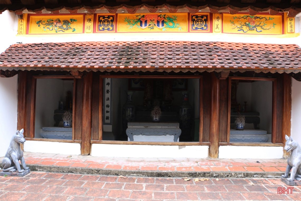 Sanctuaire supérieur du temple de Gôi Vị (Hương Sơn), où Đinh Nho Công est honoré comme phúc thần. Photo Báo Hà Tĩnh (2023).